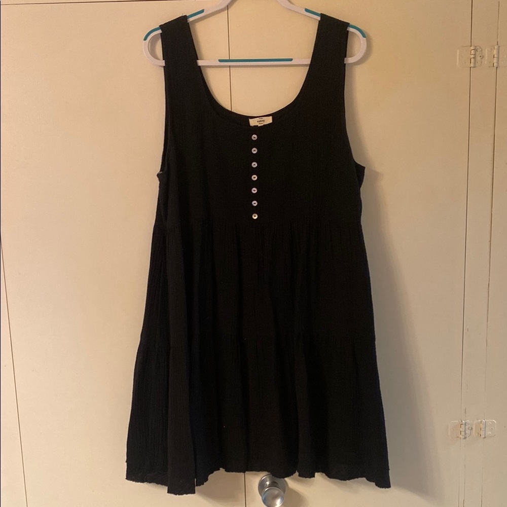 Entro Black Sleeveless Tank Top